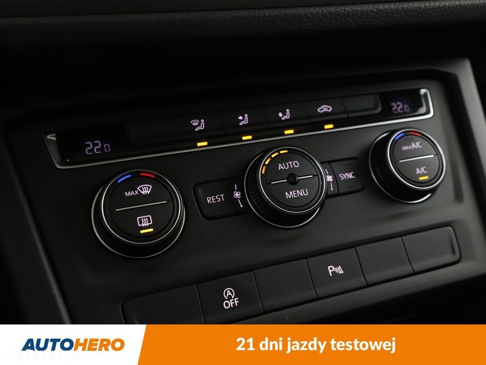 Volkswagen Touran - 24