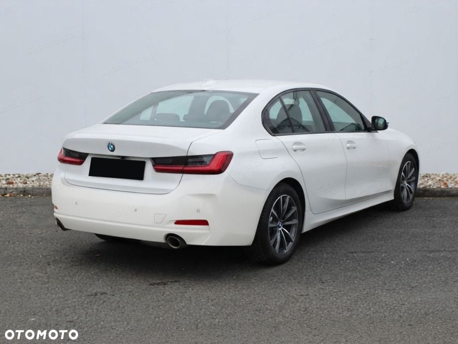 BMW Seria 3 320i xDrive - 5