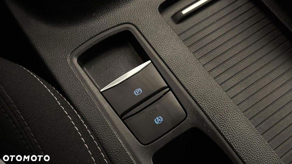 Ford Focus 1.0 EcoBoost mHEV Titanium X - 26