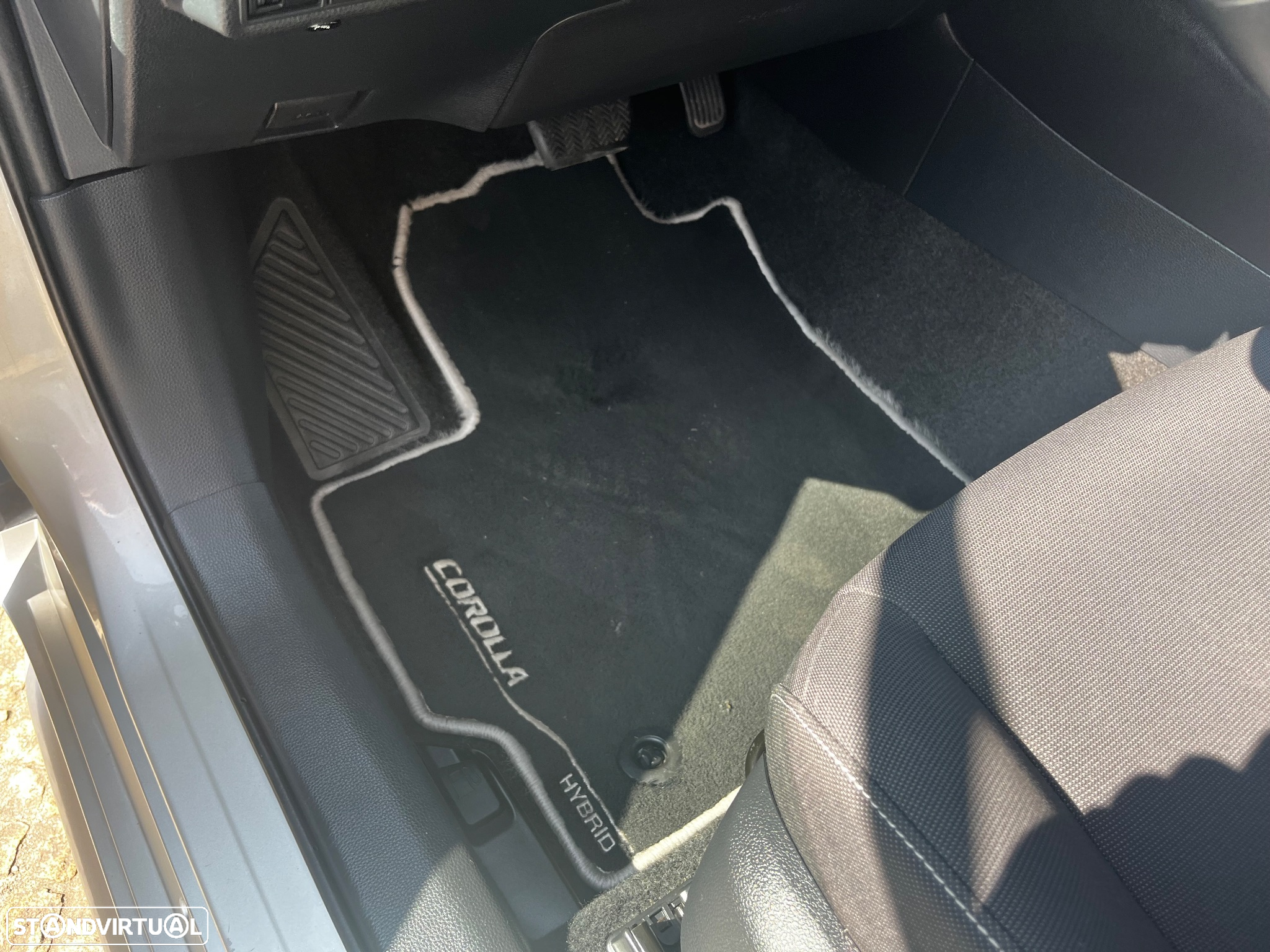 Toyota Corolla Touring Sports 1.8 Hybrid Comfort+P.Sport - 17