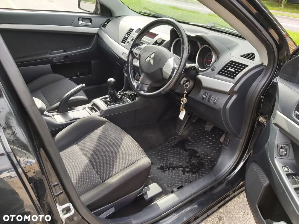 Mitsubishi Lancer 1.5 - 7