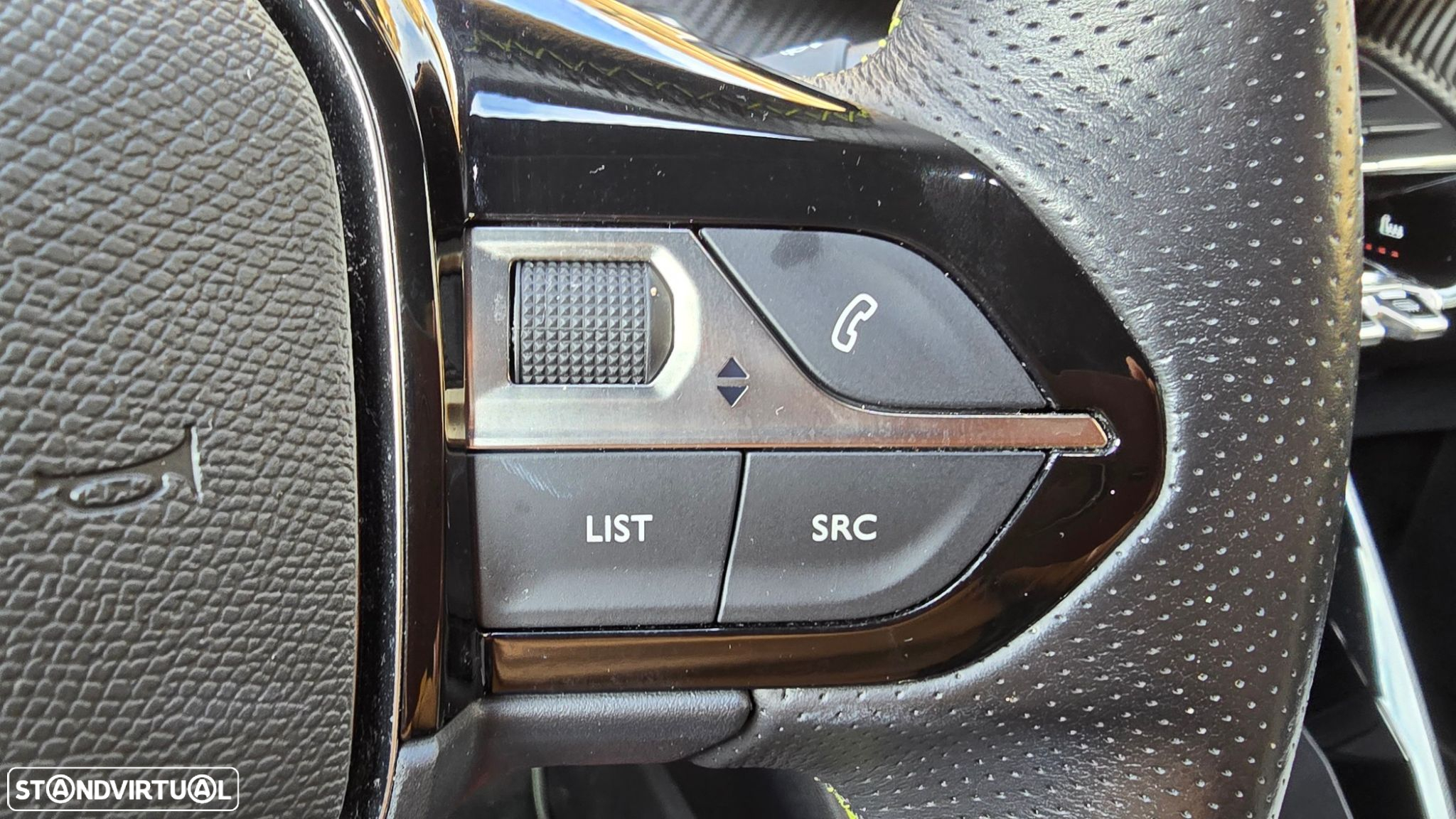 Peugeot e-208 GT - 17