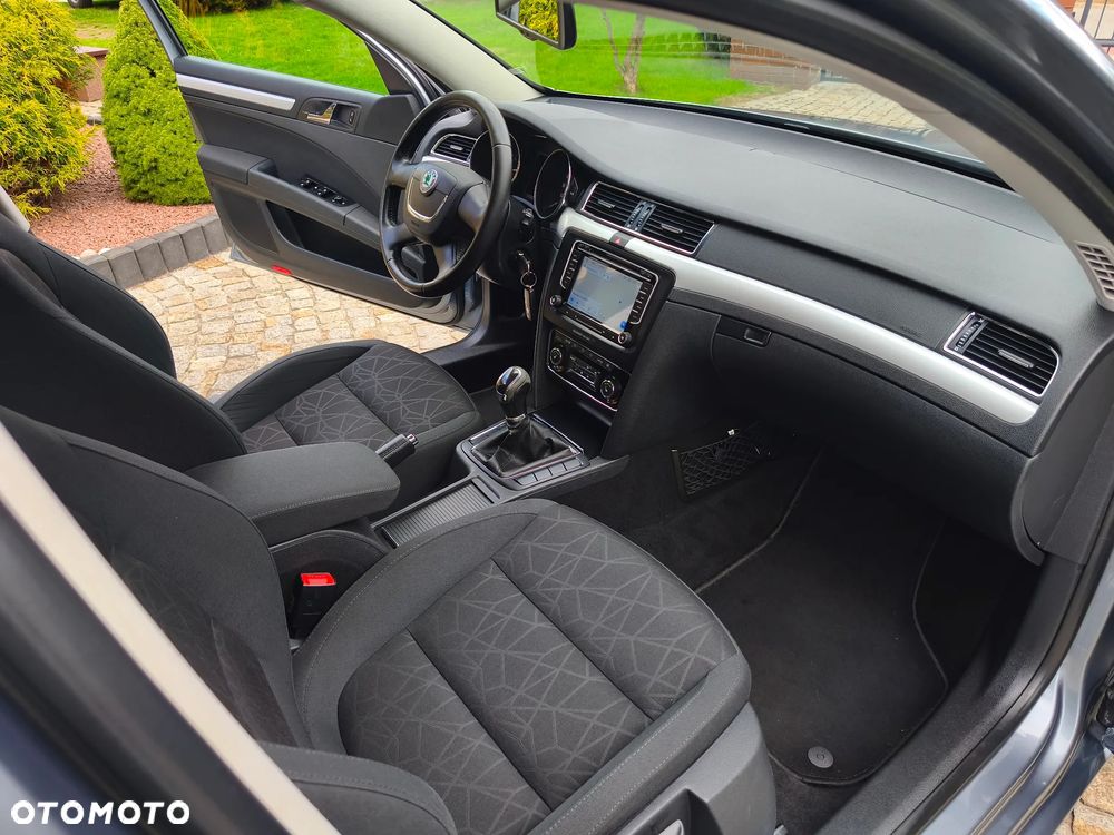 Skoda Superb 1.8 TSI FAMILY - 28