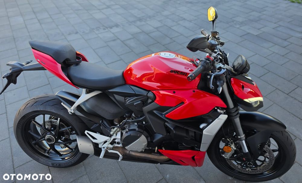 Ducati Streetfighter V2 - 28