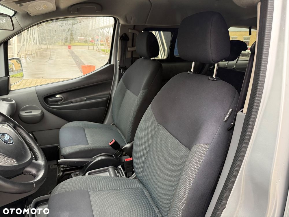 Nissan NV200 Evalia - 17
