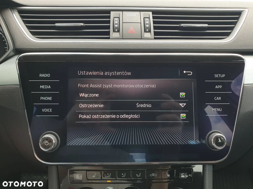 Skoda Superb 2.0 TDI Ambition DSG - 28