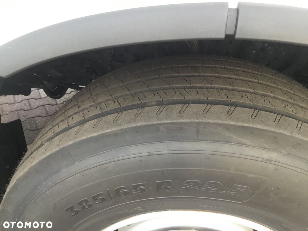 Mercedes-Benz ACTROS - 11