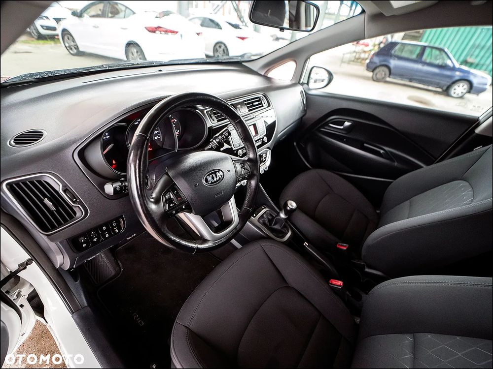 Kia Rio 1.2 Dream Team Edition - 30