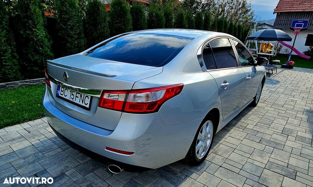 Renault Latitude 2.0 16 V Privilege - 11