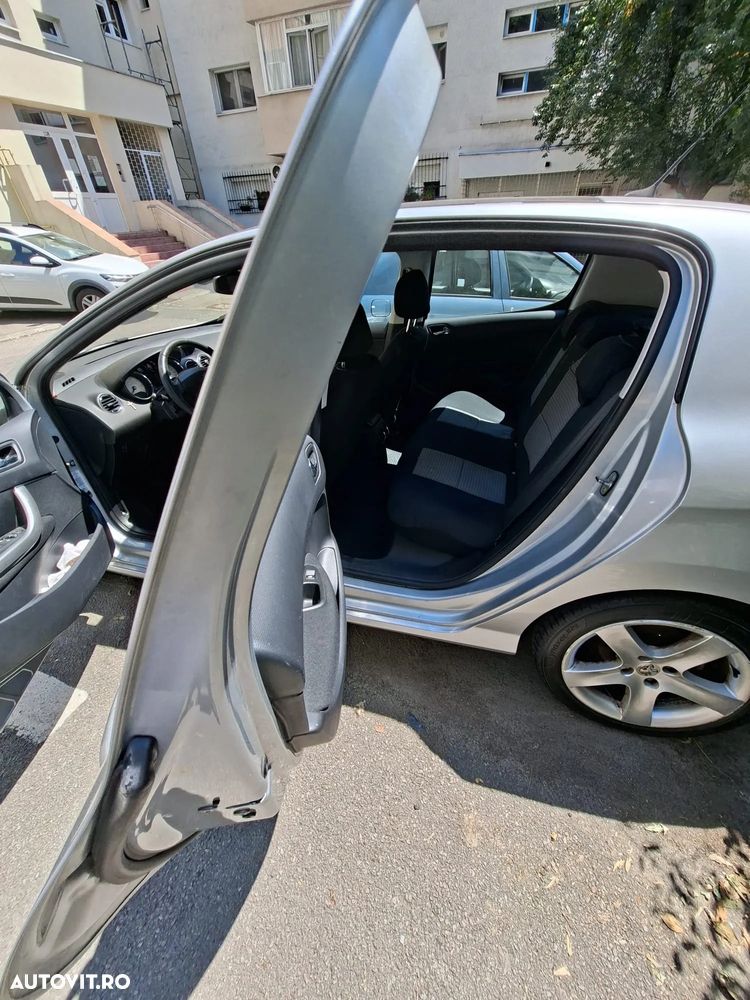 Peugeot 308 1.6E Premium Pack - 6