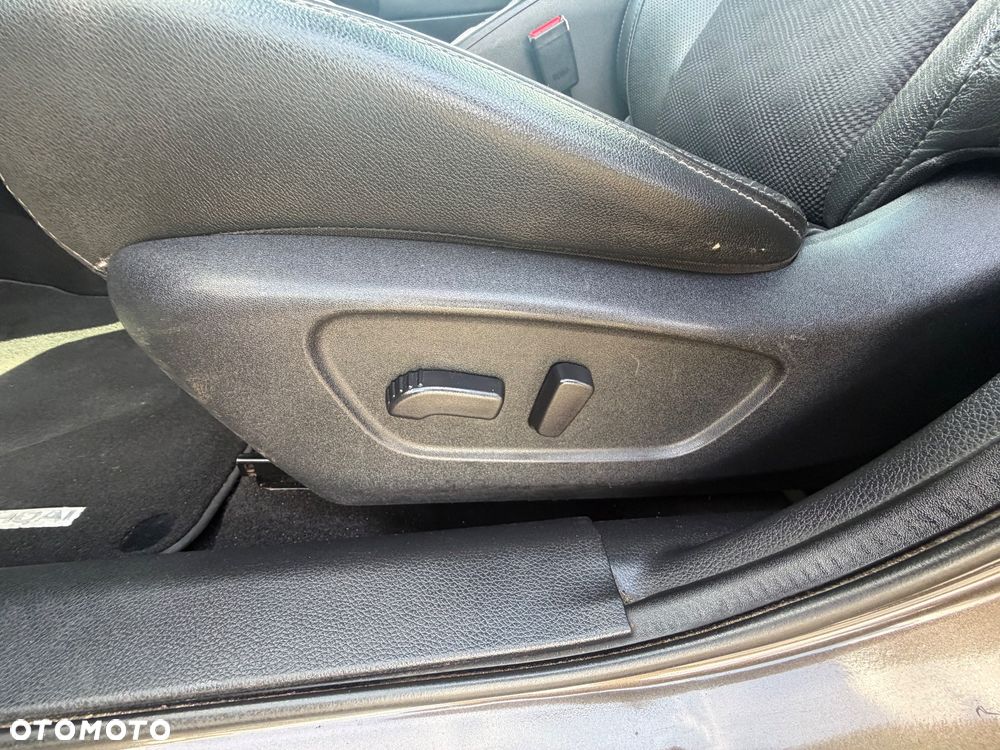 Nissan Qashqai 1.6 DCi Xtronic TEKNA - 26