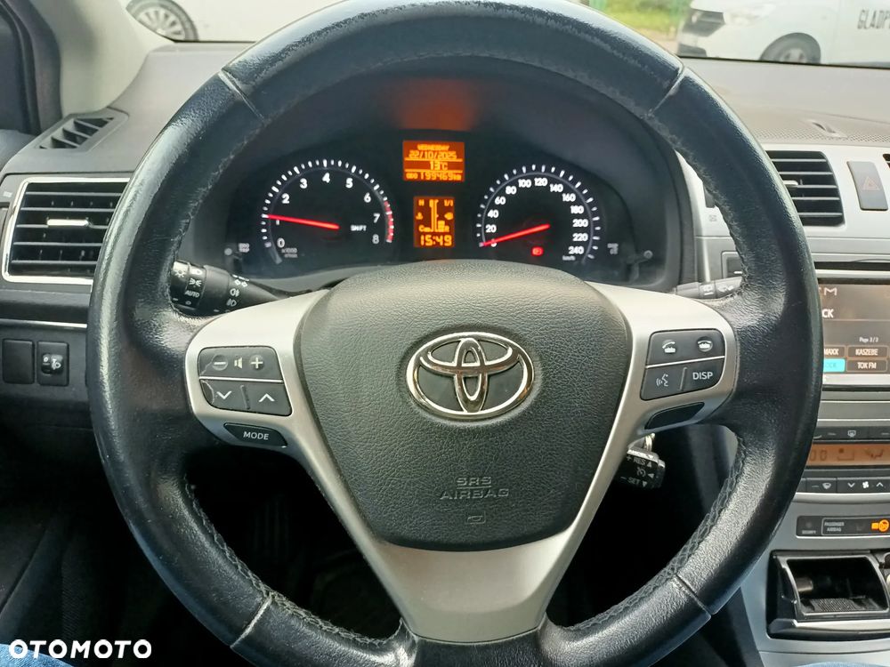 Toyota Avensis 1.8 Sol - 16