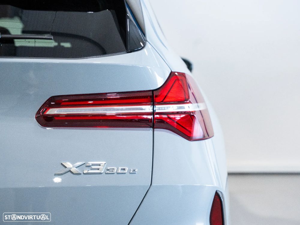 BMW X3 30 e xDrive Pack M Desportivo - 28