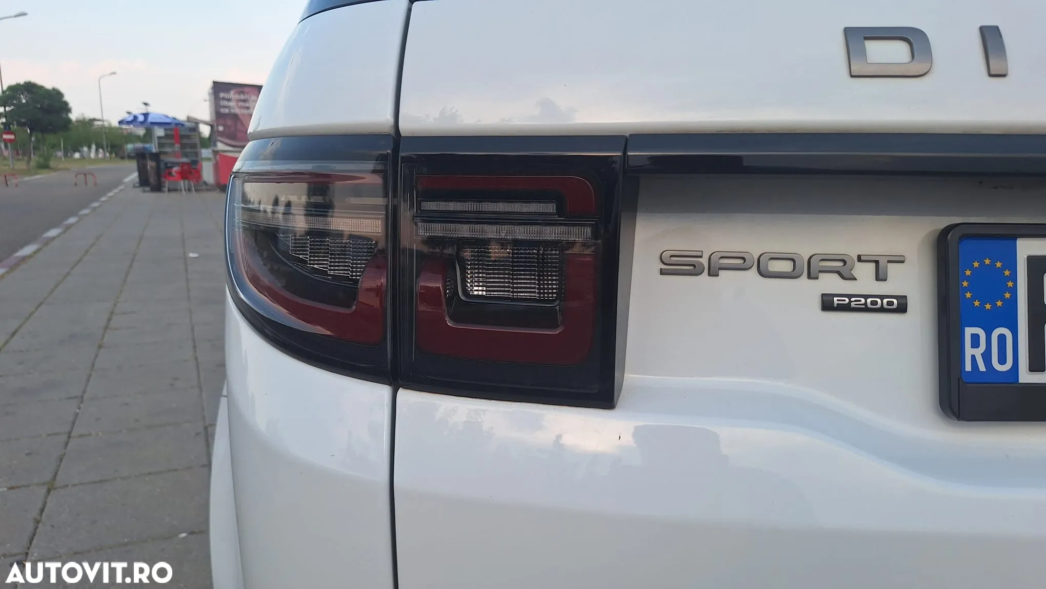 Land Rover Discovery Sport 2.0 P200 R-Dynamic MHEV - 7