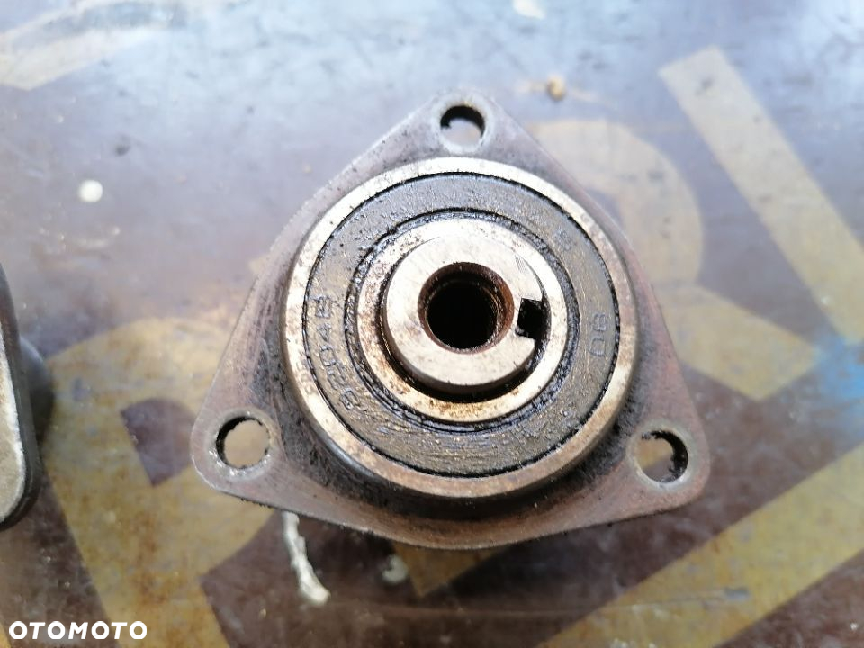 Mocowanie Napędu Napęd Łożysko Pompy Oleju Audi A8 D2 3.7 4.2 V8 - 3
