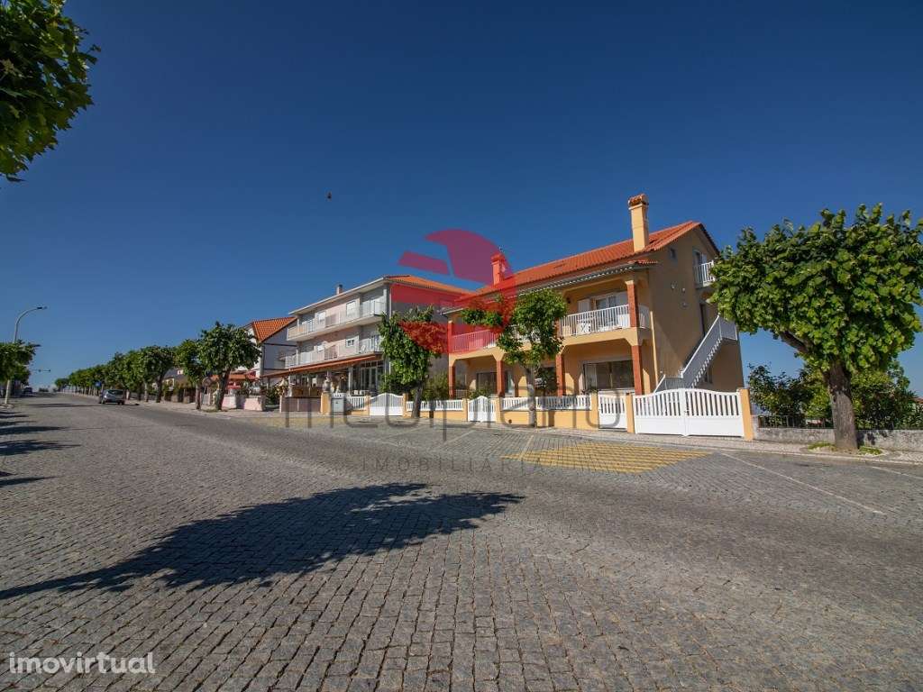 MORADIA V5 C/ LOJA COMERCIAL E GARAGEM - Grande imagem: 5/32