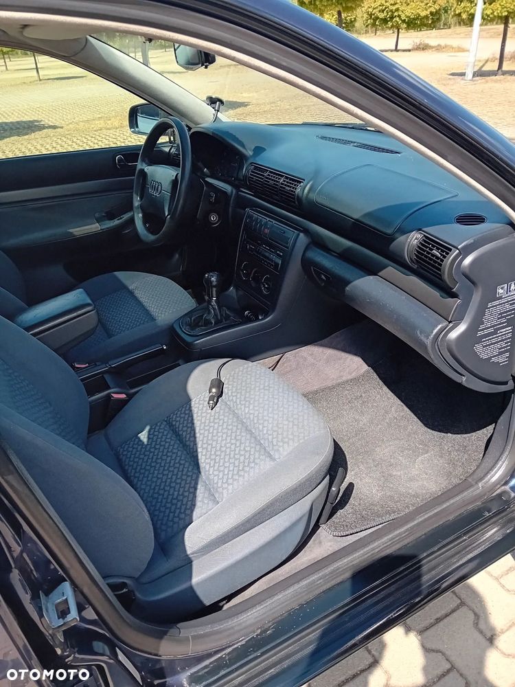 Audi A4 Limousine - 35