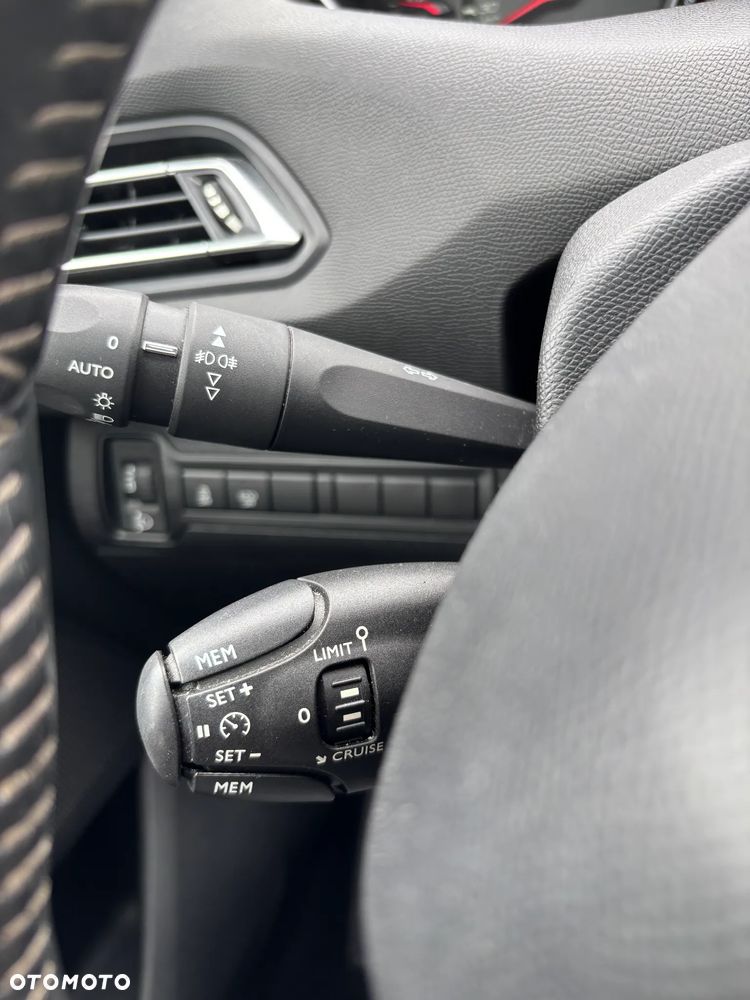 Peugeot 308 BlueHDi 120 Stop & Start Business-Line - 18