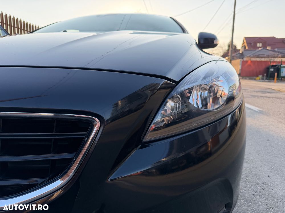 Volvo V40 D4 Momentum - 12