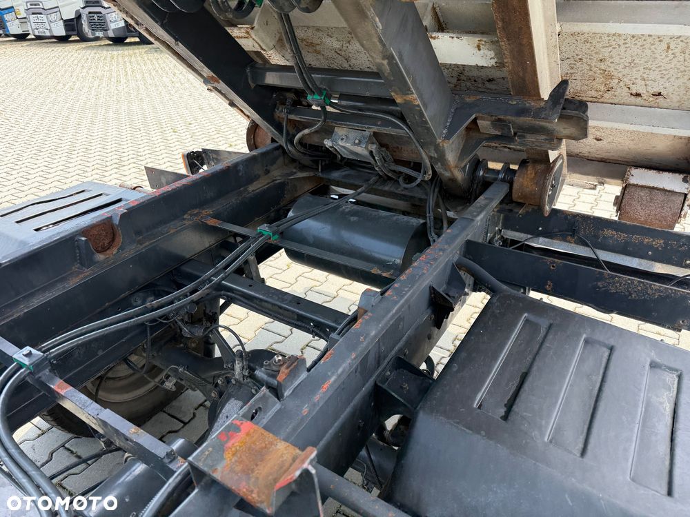 Nissan ATLEON 56.13 / HAKOWIEC / DMC 5600KG / TACHO TARCZKI / 49.000 KM ! ! ! / Z FRANCJI /  STAN BDB / / / - 13