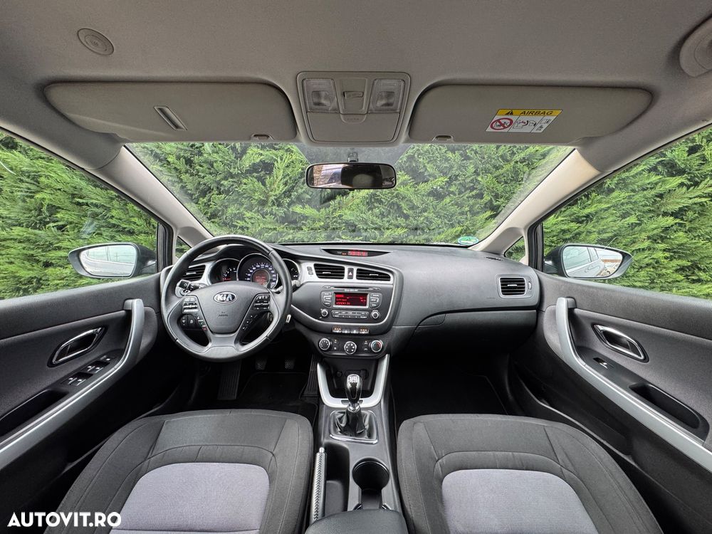 Kia Ceed 1.6 CRDi 128 Fifa World Cup Edition - 10