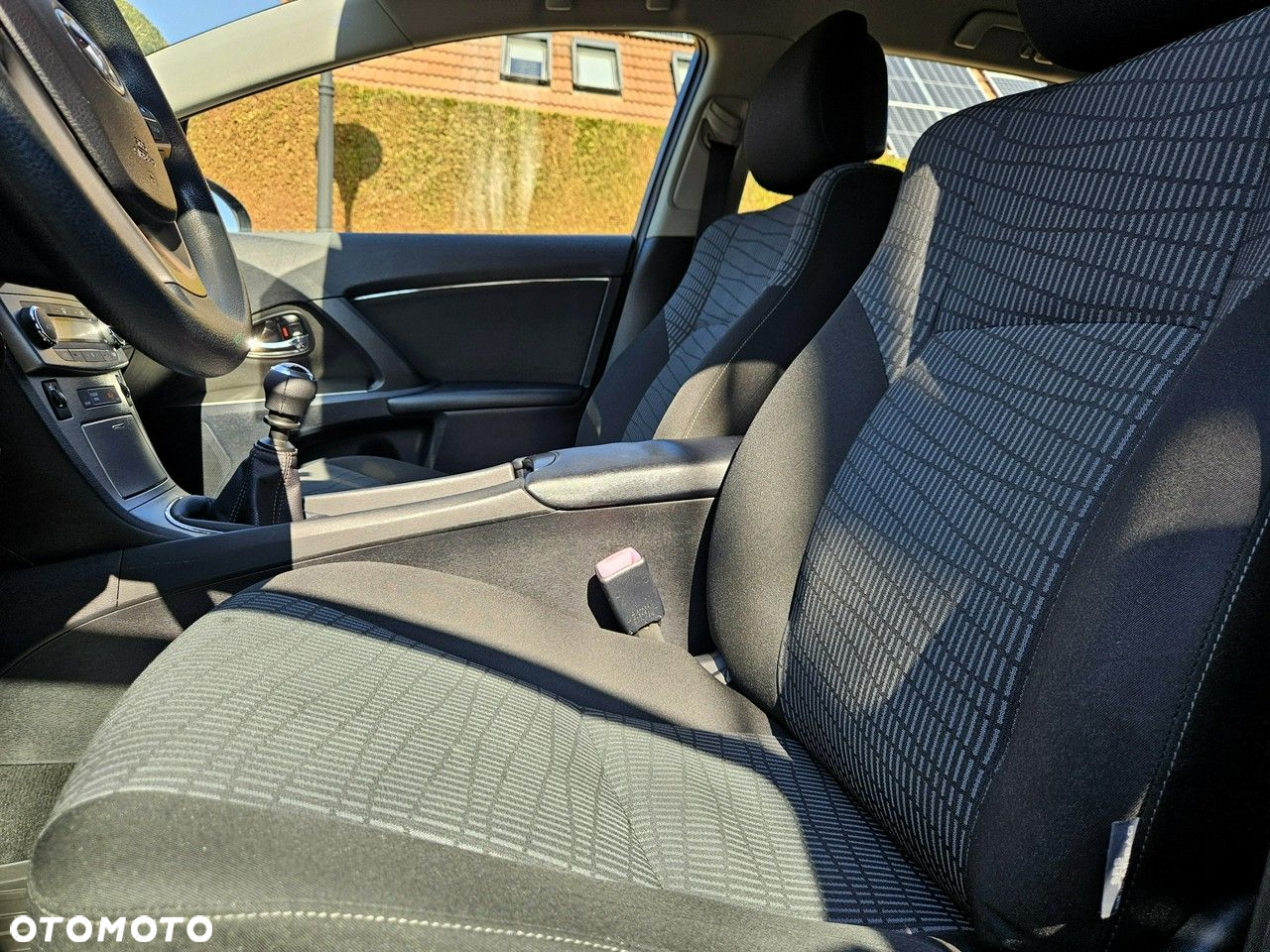 Toyota Avensis Combi 2.0 D-4D - 10