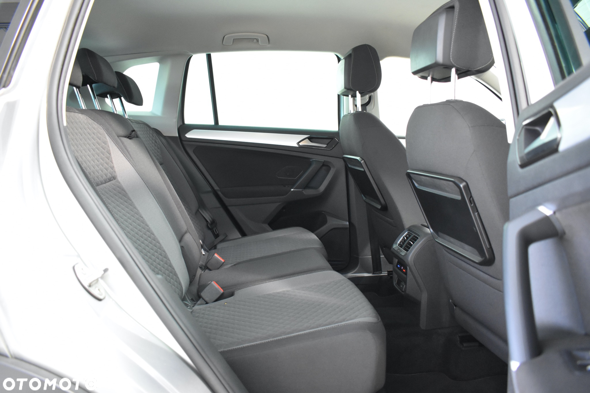 Volkswagen Tiguan 2.0 TDI SCR R-Line - 29
