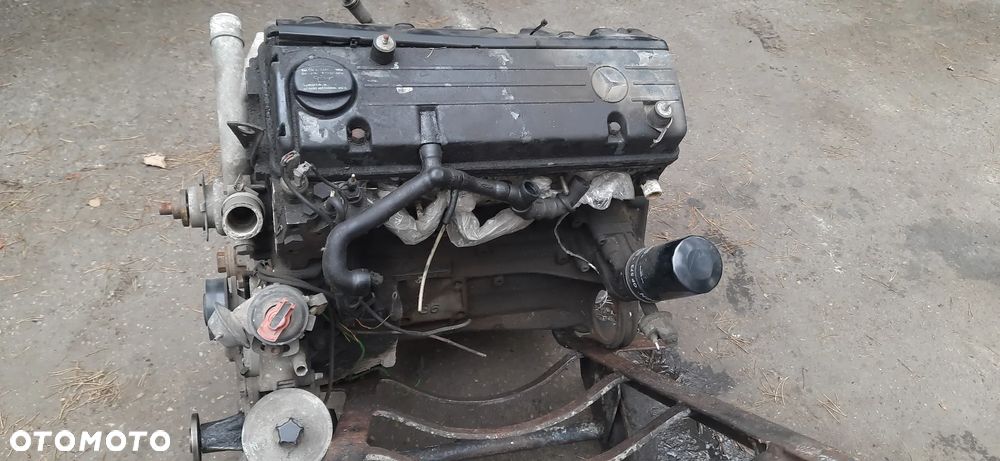 Silnik MERCEDES W123 W124 2000 CCM3 102963 102 963 - 1