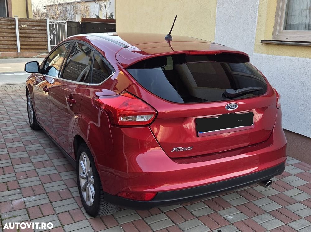 Ford Focus 2.0 TDCI Powershift Titanium - 4