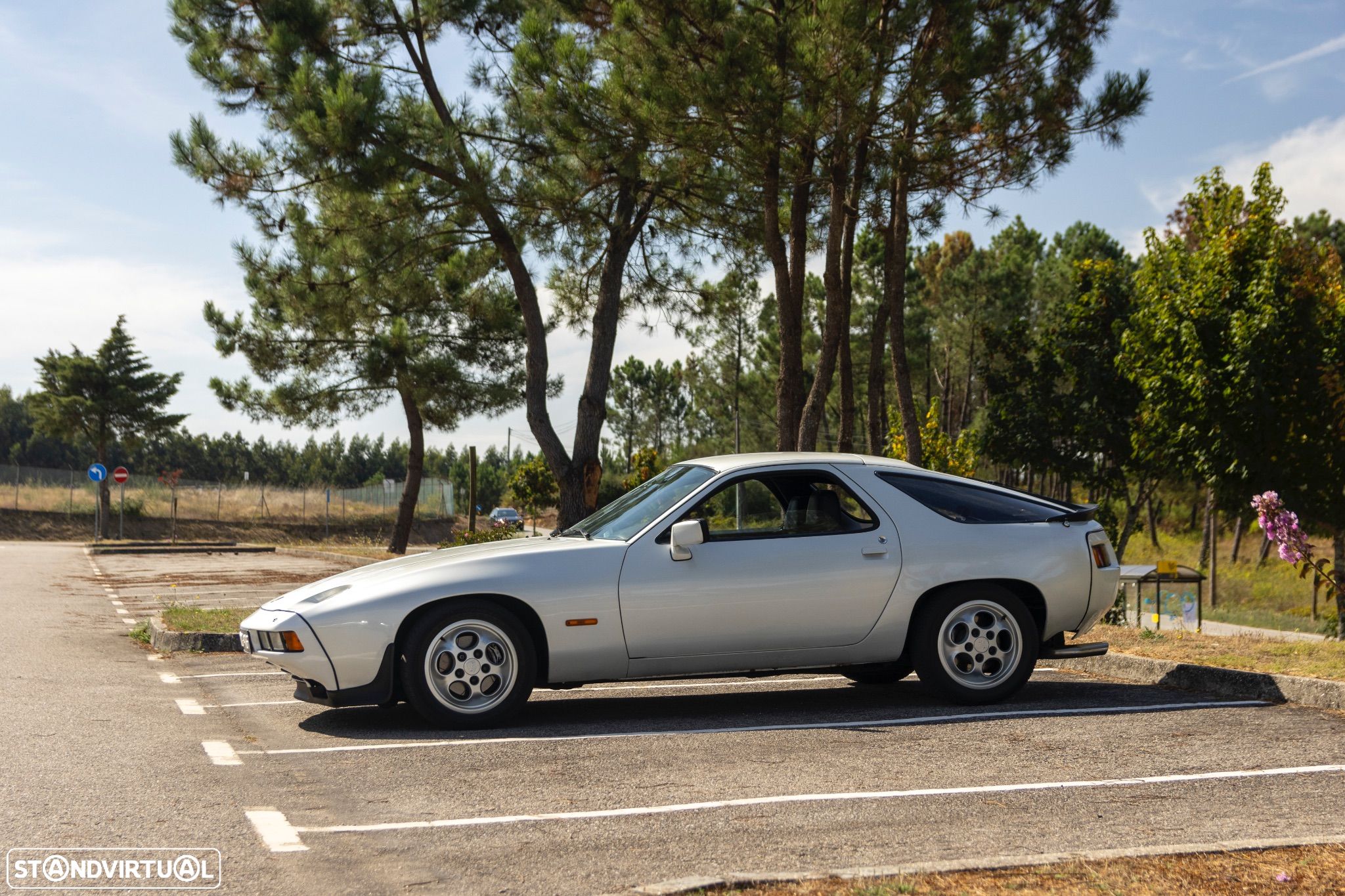Porsche 928 - 1