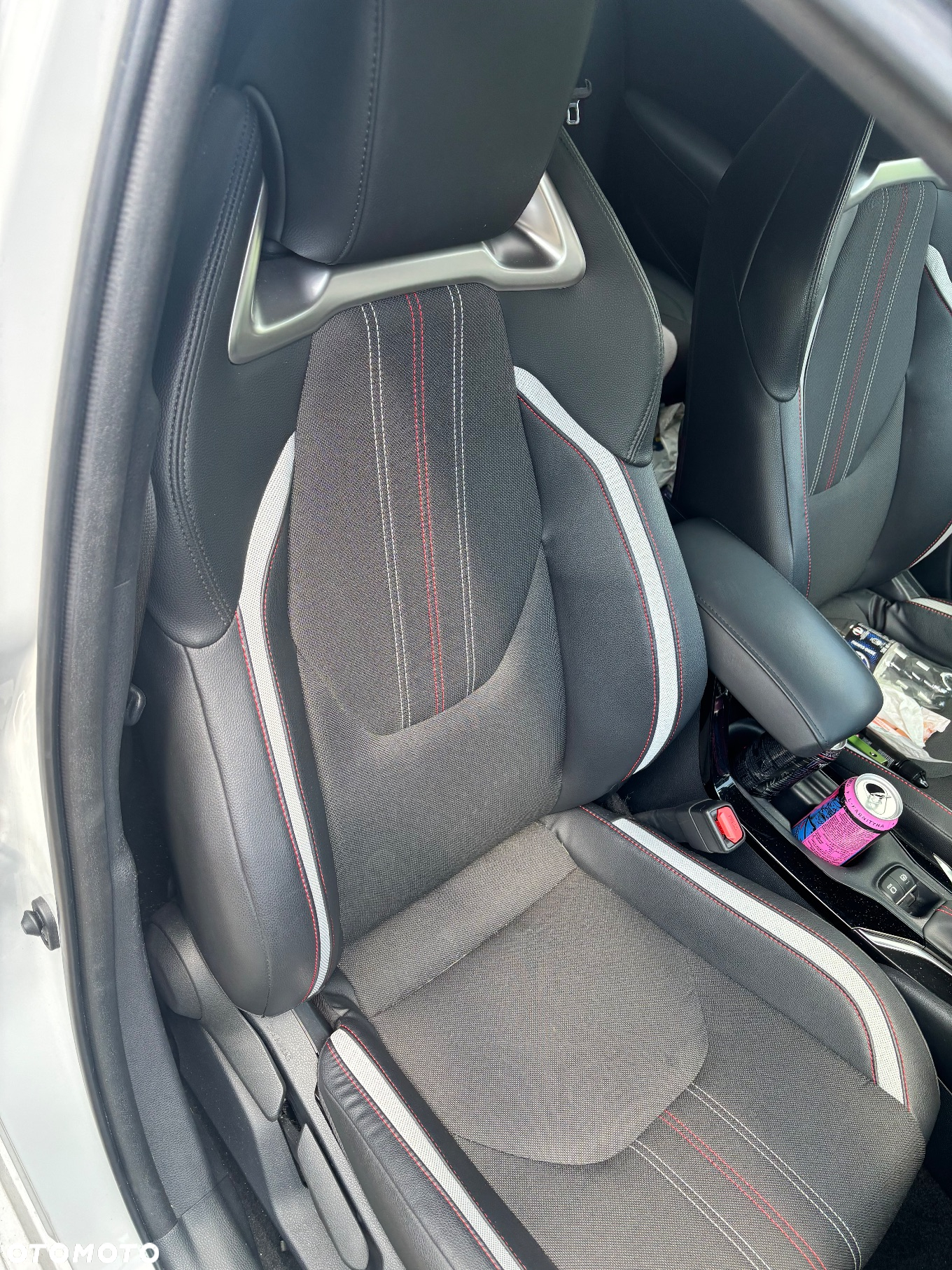 Toyota Corolla 2.0 Hybrid GR Sport Dynamic - 9