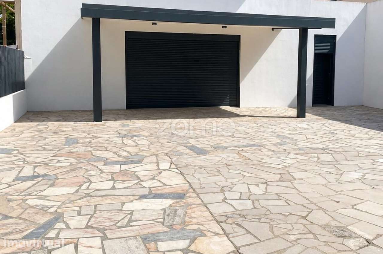 Moradia T3 em fase de remodelação, Pinhal Novo