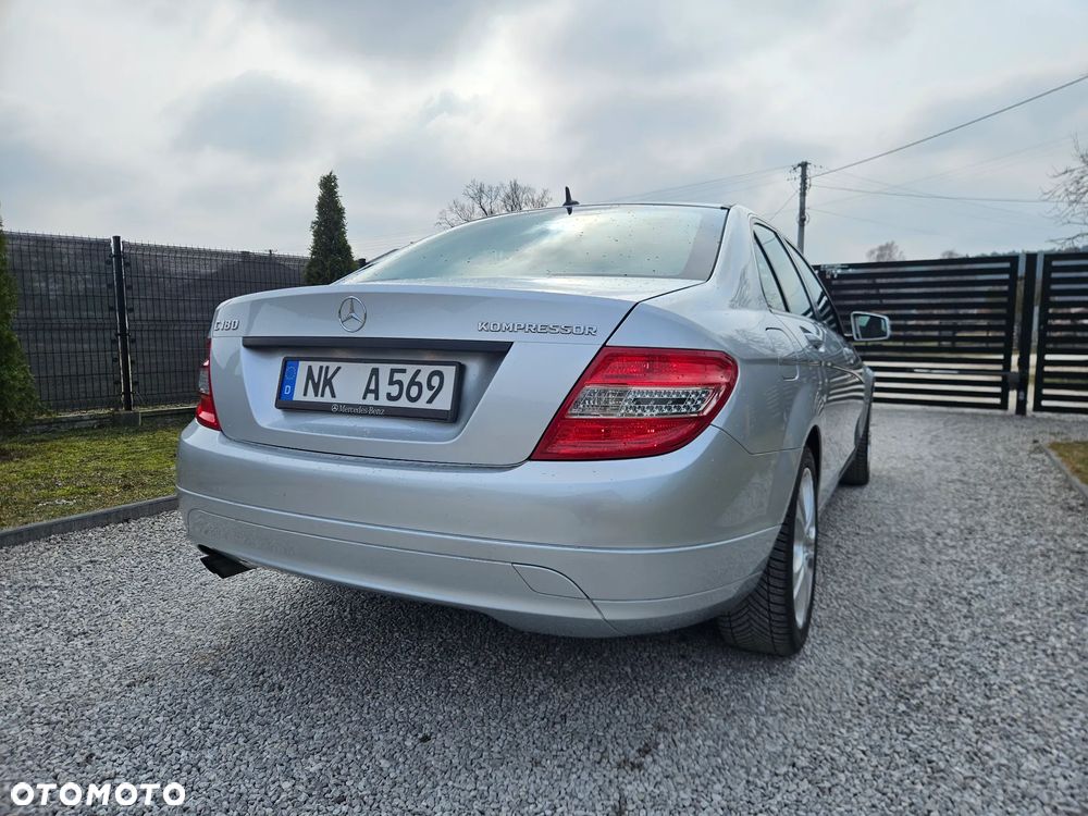 Mercedes-Benz Klasa C 180 K BlueEff Elegance - 9