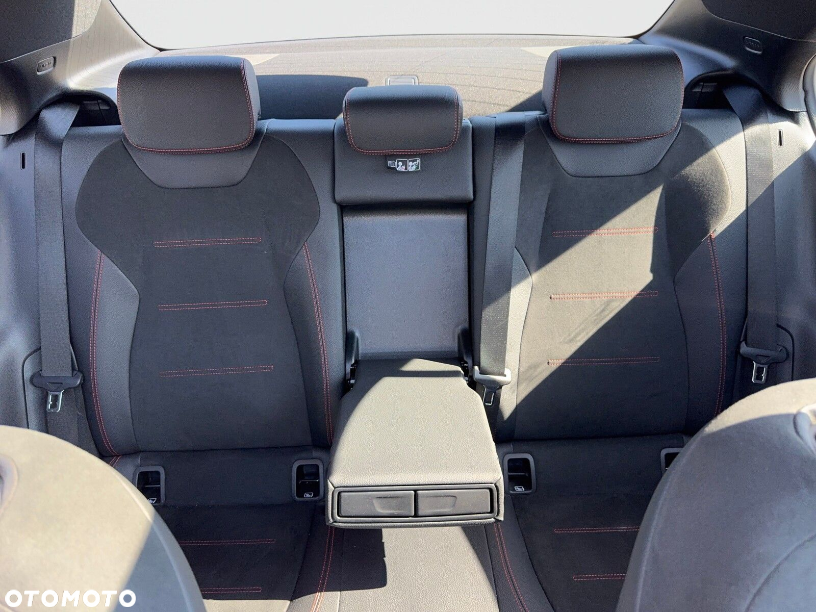 Mercedes-Benz Klasa A 250 AMG Line 7G-DCT - 24