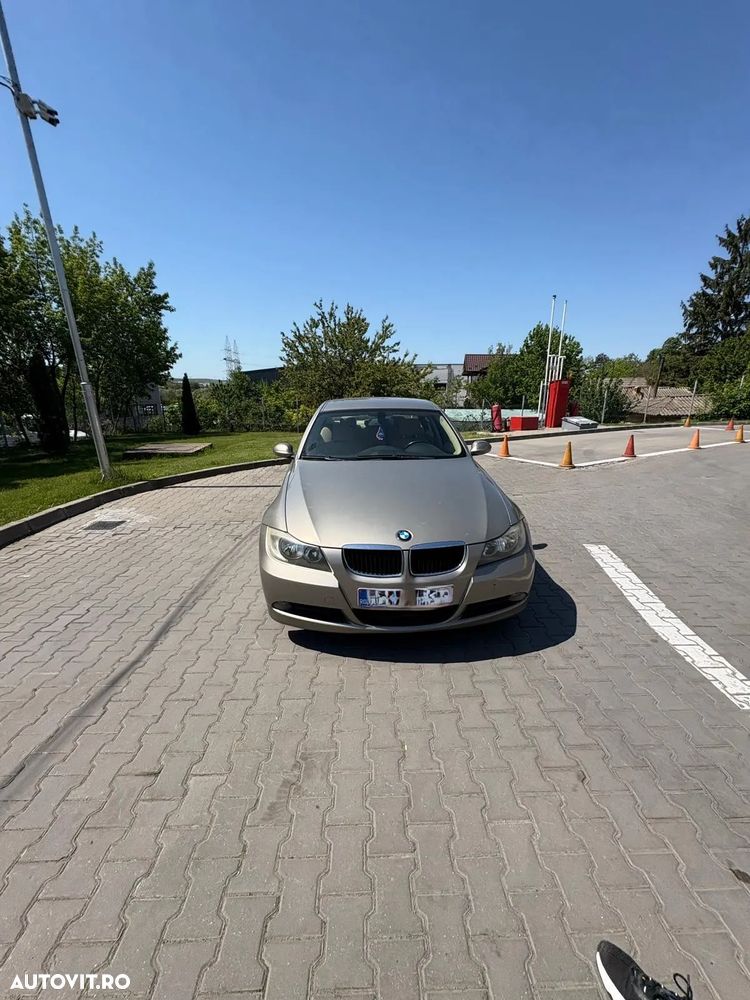 BMW Seria 3 320i Aut. - 7