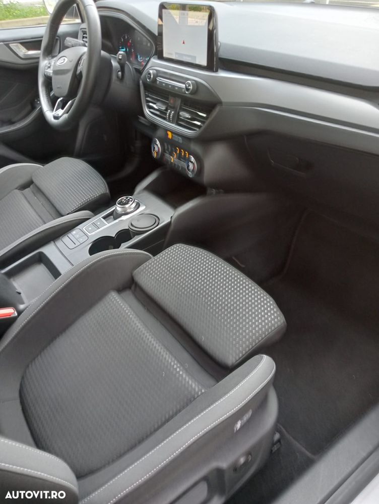 Ford Focus Turnier 1.5 EcoBlue Start-Stopp-System Aut. ST-LINE X - 12