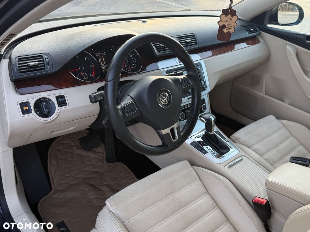 Volkswagen Passat 2.0 TDI Highline DSG - 14