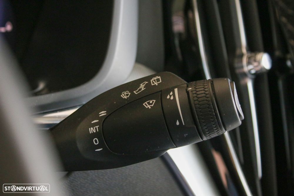 Volvo XC 60 2.0 T6 PHEV Plus Dark AWD — fotografia 21
