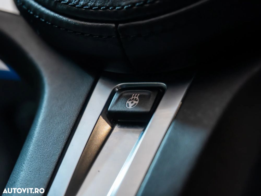 BMW Seria 3 330e Aut. M Sport - 26