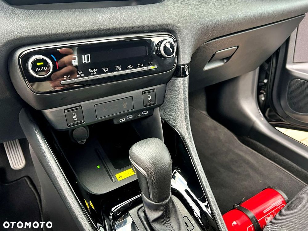 Toyota Yaris Hybrid 1.5 Style - 13