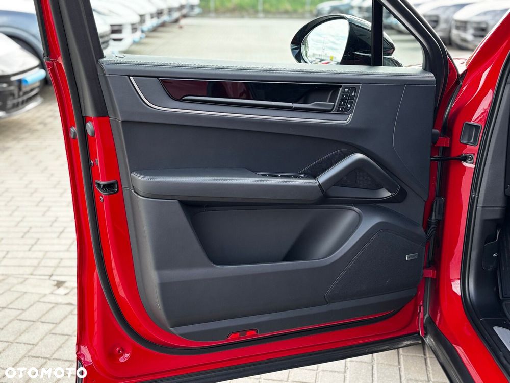Porsche Cayenne - 22