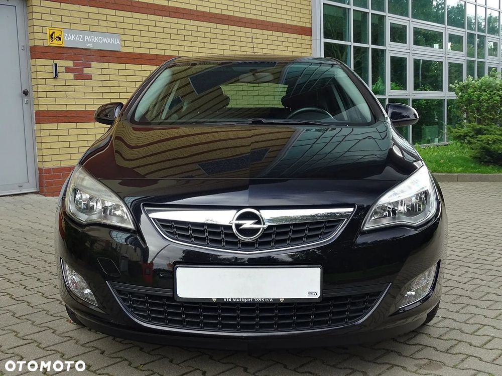 Opel Astra 2011 photo 5