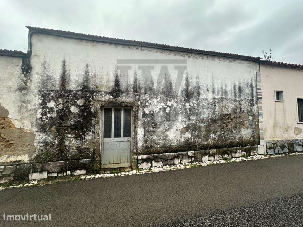 Prédio C/ Projeto em Aprovação - 3 Moradias - Ponte de Lousa, Loures - Grande imagem: 2/27