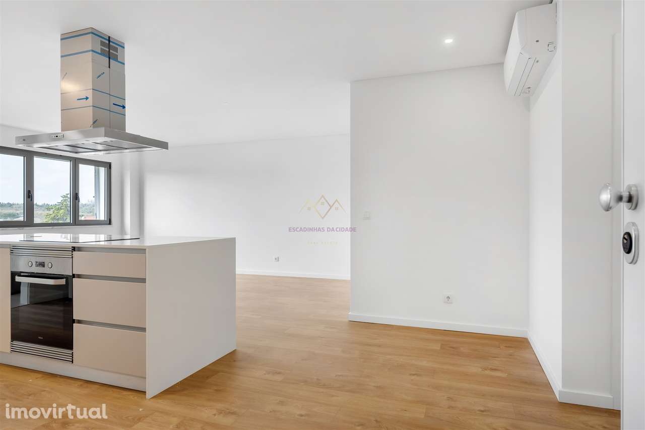 Apartamento T2 com Arrecadação, Conforto, Luz e Tranquilidade - Grande imagem: 3/31