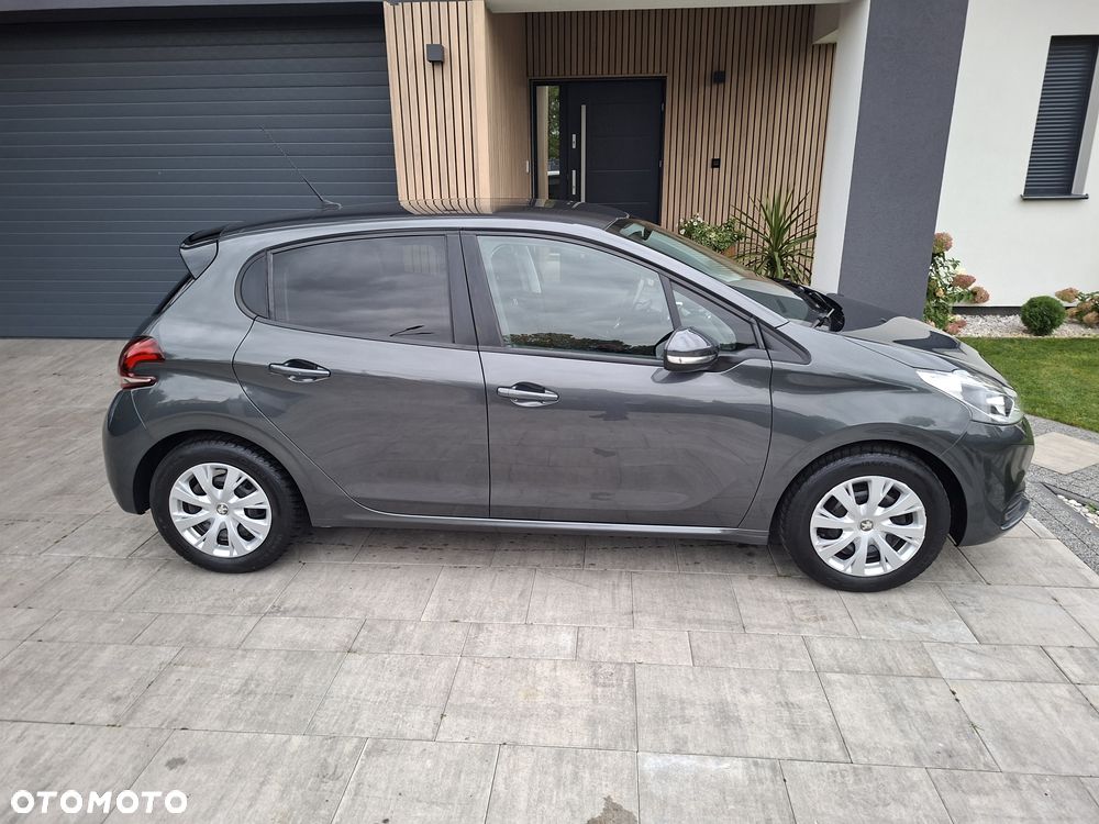 Peugeot 208 2017 photo 5