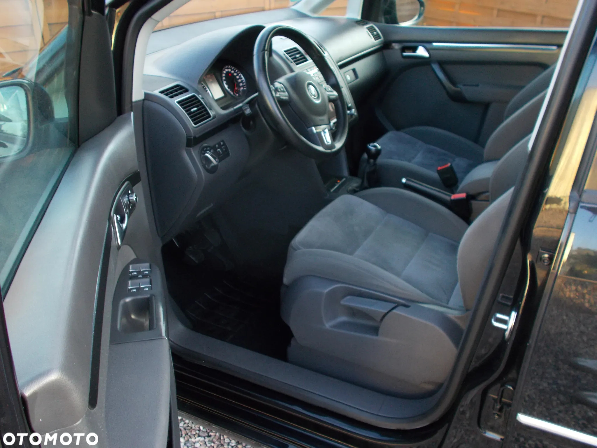 Volkswagen Touran 2.0 TDI Highline - 5