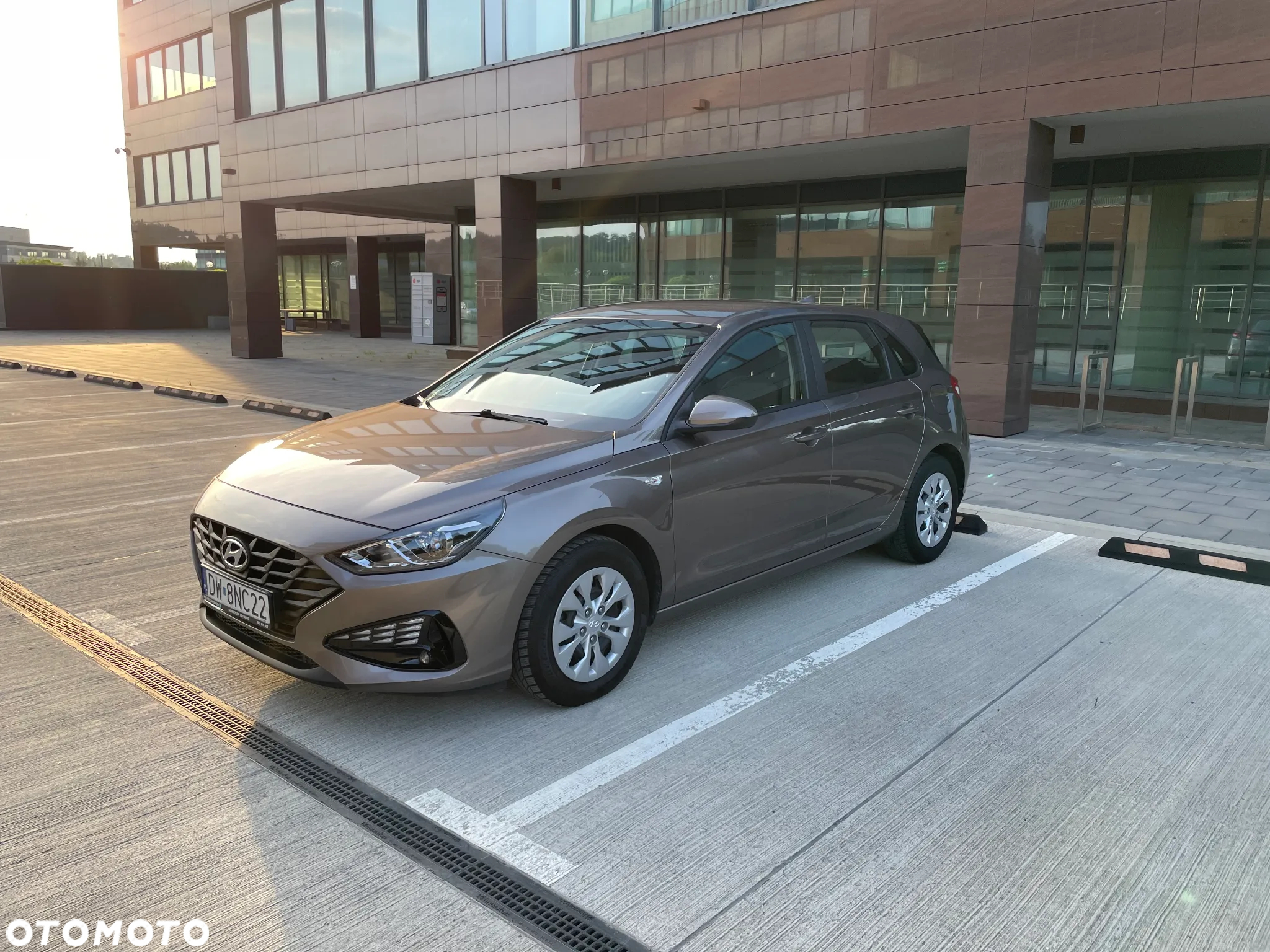 Hyundai i30 1.5 DPI Classic + - 16