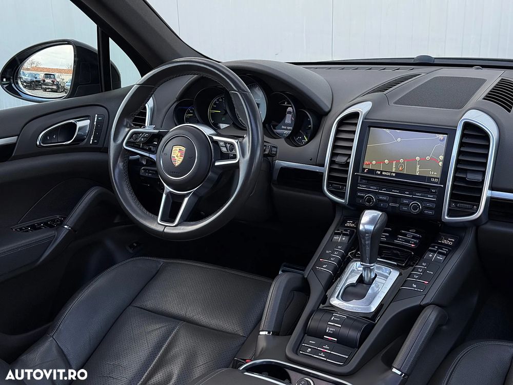 Porsche Cayenne S E-Hybrid Platinum Edition - 17