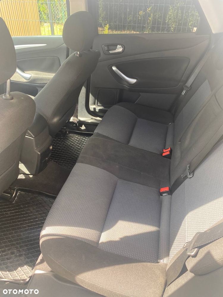 Ford Mondeo 1.6 Trend - 21