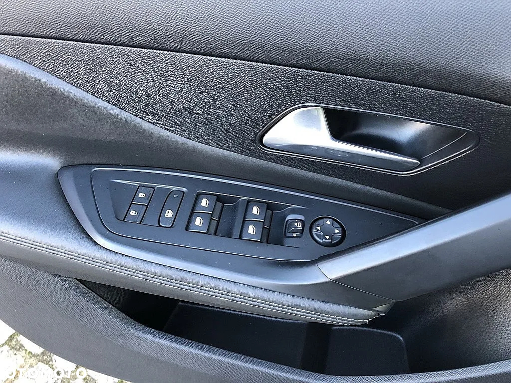 Peugeot 308 1.2 PureTech Allure S&S - 28